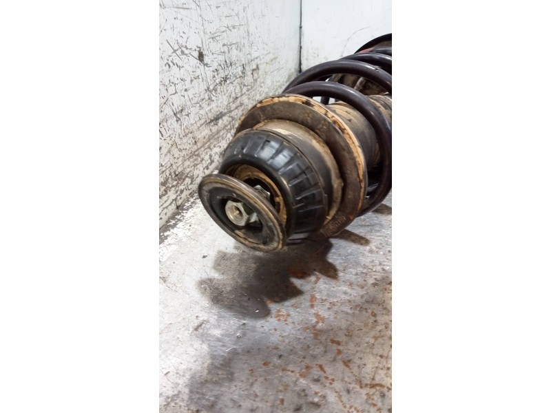 Recambio de amortiguador delantero derecho para toyota yaris 1.3 16v cat referencia OEM IAM   