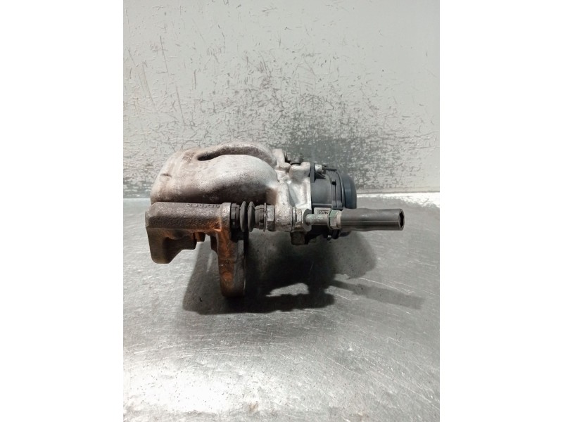 Recambio de pinza freno trasera izquierda para infiniti q30 2.2 d referencia OEM IAM A2464232398  
