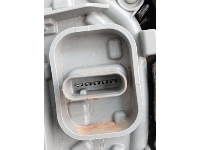 Recambio de piloto trasero derecho para jeep renegade referencia OEM IAM 52109462DX  