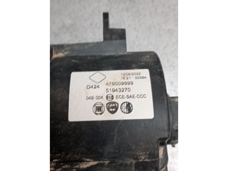 Recambio de faro antiniebla derecho para jeep renegade referencia OEM IAM 479009999 51943270 