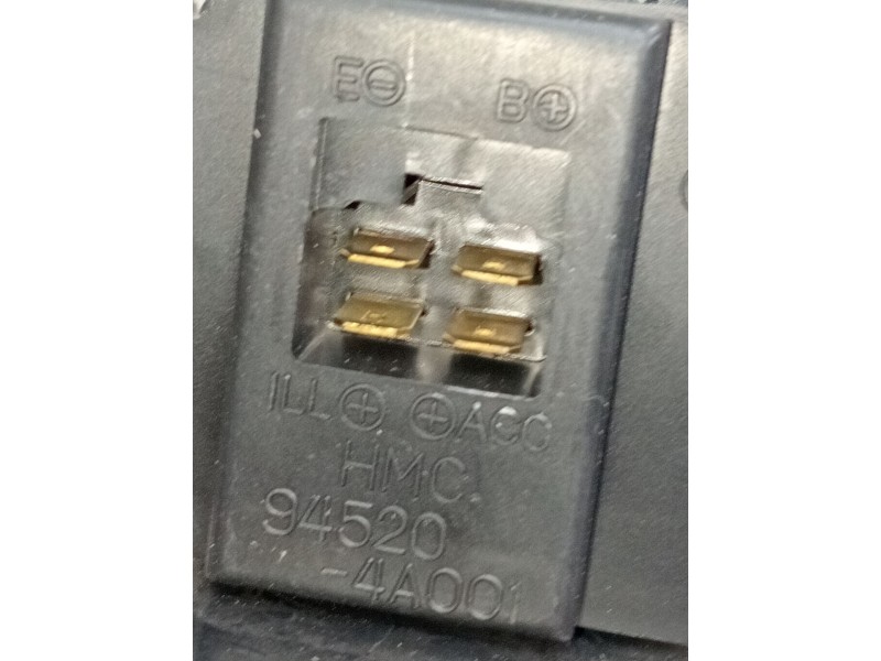 Recambio de pantalla multifuncion para hyundai h-1 furgoneta (a1) 2.5 crdi referencia OEM IAM 945204A001  