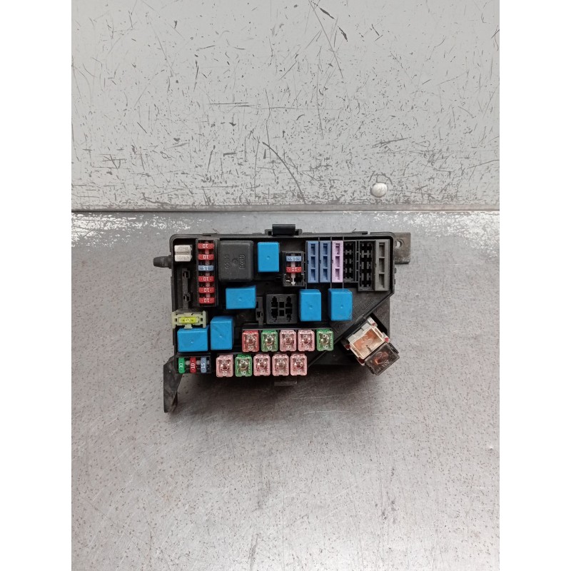 Recambio de caja reles / fusibles para hyundai h-1 furgoneta (a1) 2.5 crdi referencia OEM IAM 912094A590 6616A31 