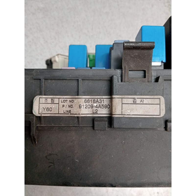 Recambio de caja reles / fusibles para hyundai h-1 furgoneta (a1) 2.5 crdi referencia OEM IAM 912094A590 6616A31 