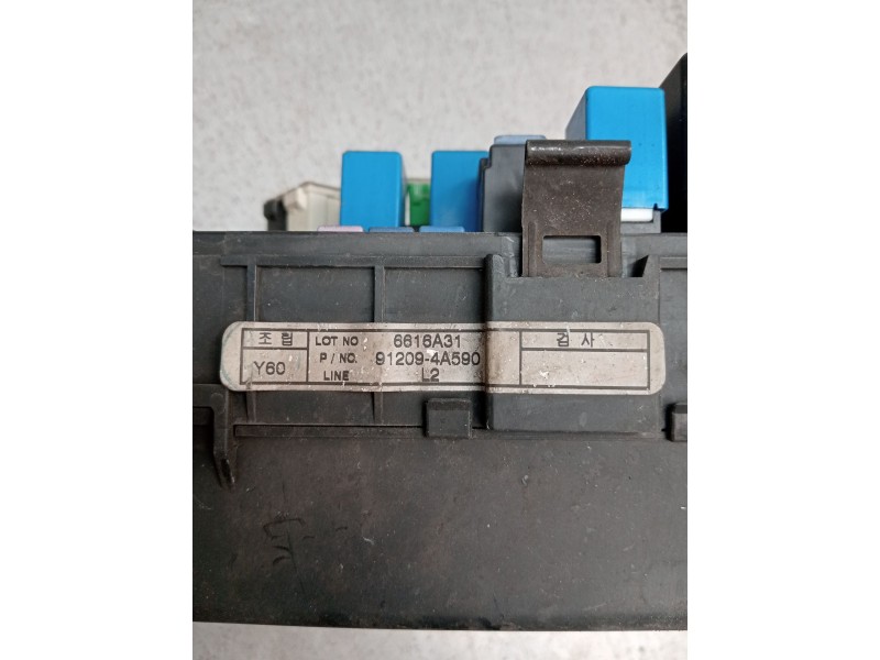 Recambio de caja reles / fusibles para hyundai h-1 furgoneta (a1) 2.5 crdi referencia OEM IAM 912094A590 6616A31 