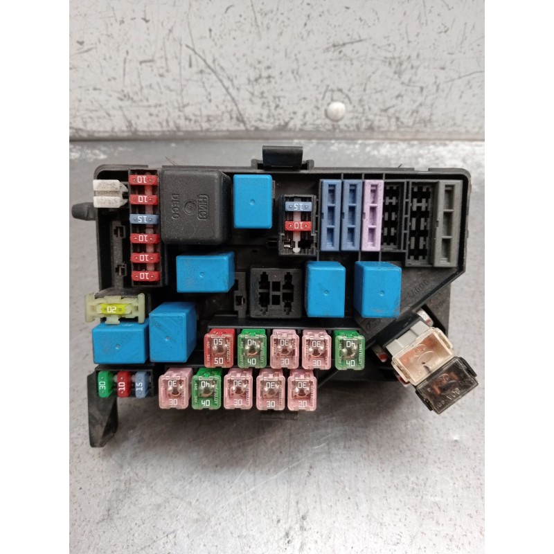Recambio de caja reles / fusibles para hyundai h-1 furgoneta (a1) 2.5 crdi referencia OEM IAM 912094A590 6616A31 