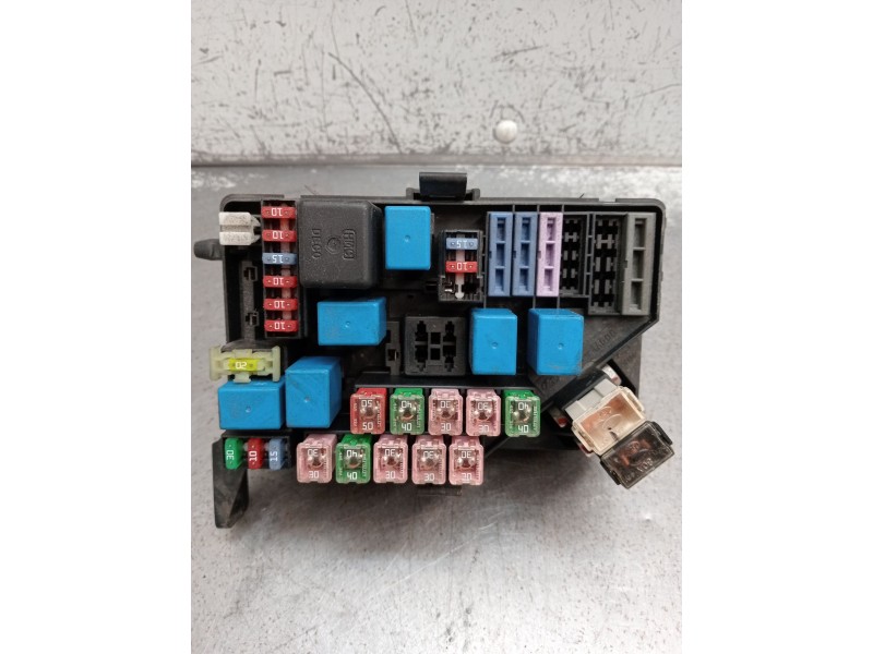 Recambio de caja reles / fusibles para hyundai h-1 furgoneta (a1) 2.5 crdi referencia OEM IAM 912094A590 6616A31 