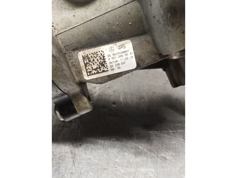Recambio de bomba agua para infiniti q30 2.2 d referencia OEM IAM A6512000501  