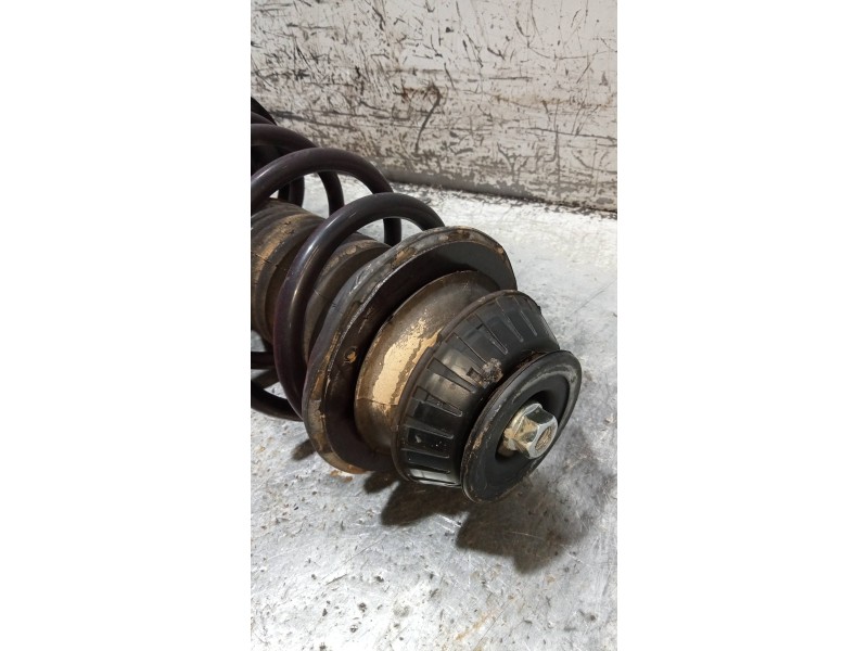 Recambio de amortiguador delantero izquierdo para toyota yaris 1.3 16v cat referencia OEM IAM   