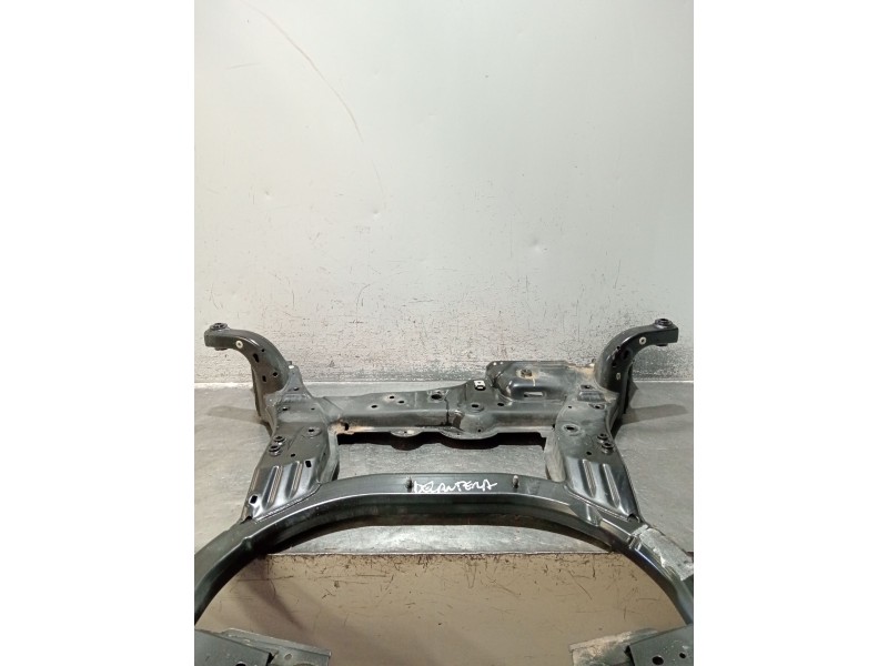 Recambio de puente delantero para infiniti q30 2.2 d referencia OEM IAM  CUNA 