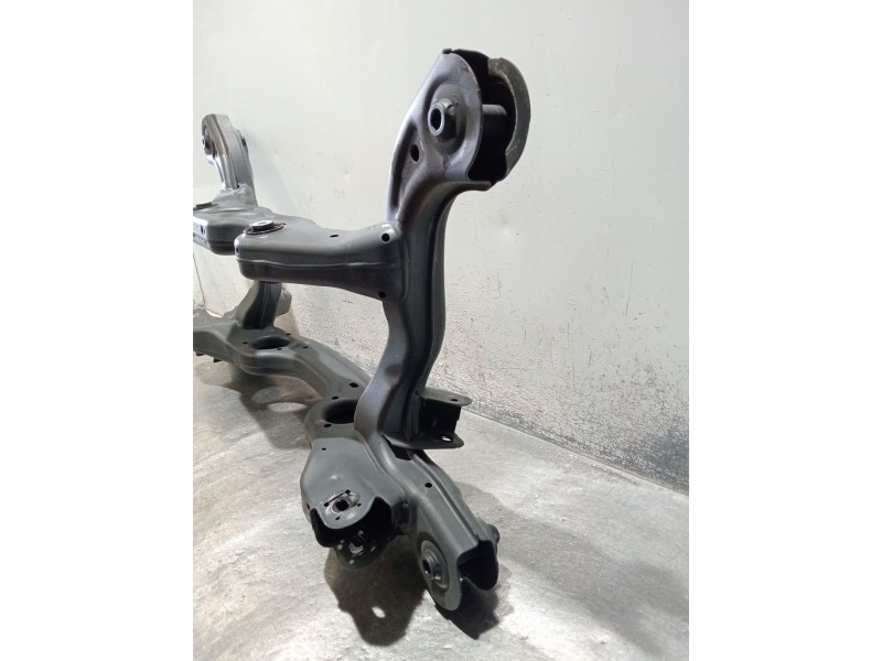 Recambio de puente trasero para infiniti q30 2.2 d referencia OEM IAM 2463502401 CUNA 