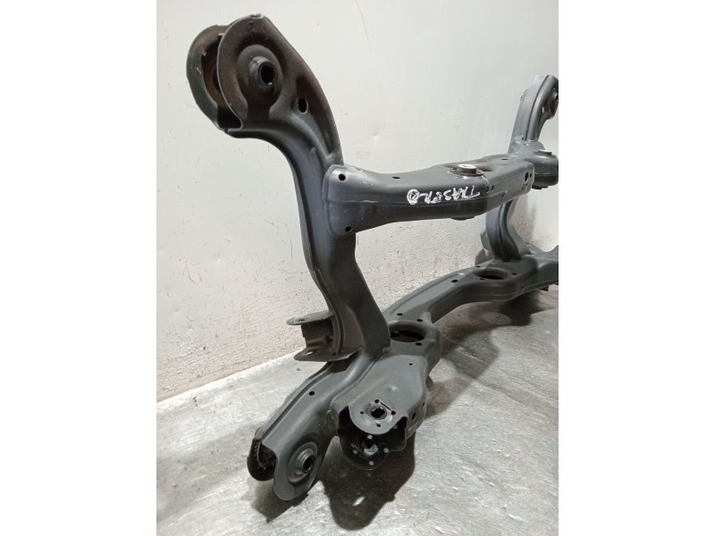 Recambio de puente trasero para infiniti q30 2.2 d referencia OEM IAM 2463502401 CUNA 