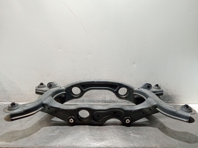 Recambio de puente trasero para infiniti q30 2.2 d referencia OEM IAM 2463502401 CUNA 