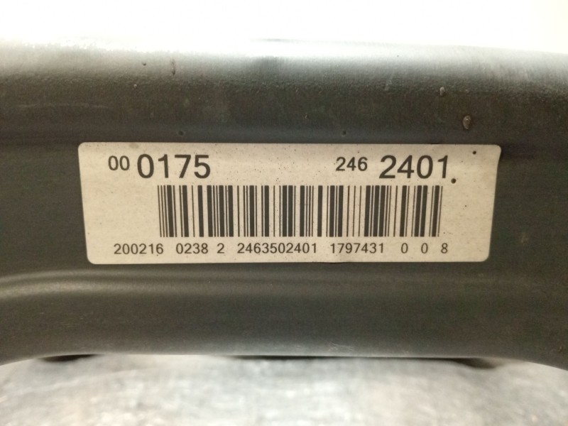 Recambio de puente trasero para infiniti q30 2.2 d referencia OEM IAM 2463502401 CUNA 