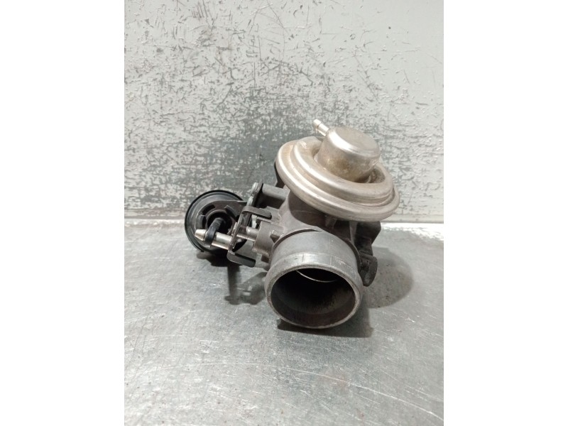 Recambio de valvula egr para seat leon (1m1) 1.9 tdi referencia OEM IAM 038131501E 038129637B 