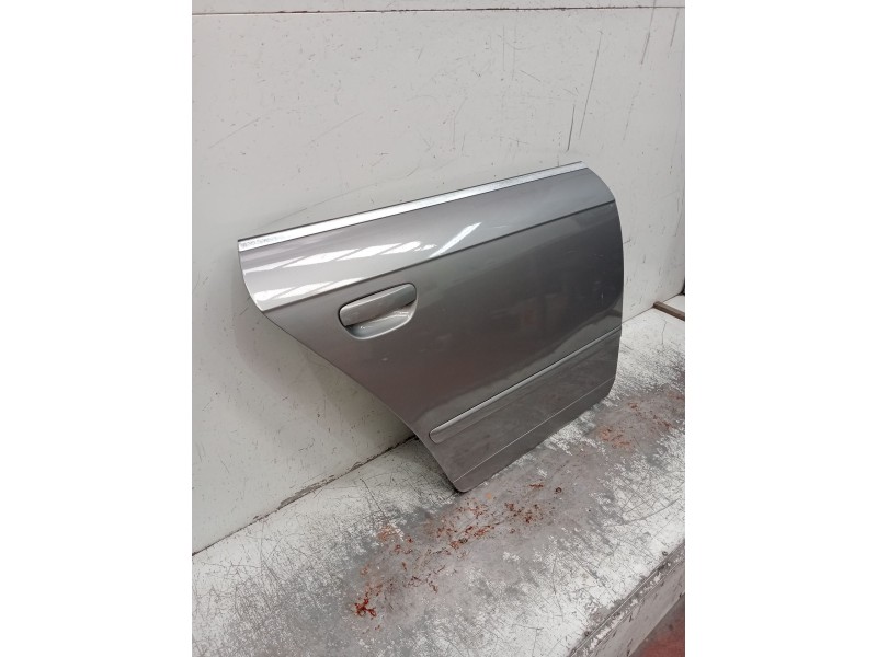 Recambio de puerta trasera derecha para audi a4 b7 avant (8ed) 2.0 tdi 16v referencia OEM IAM  5P 