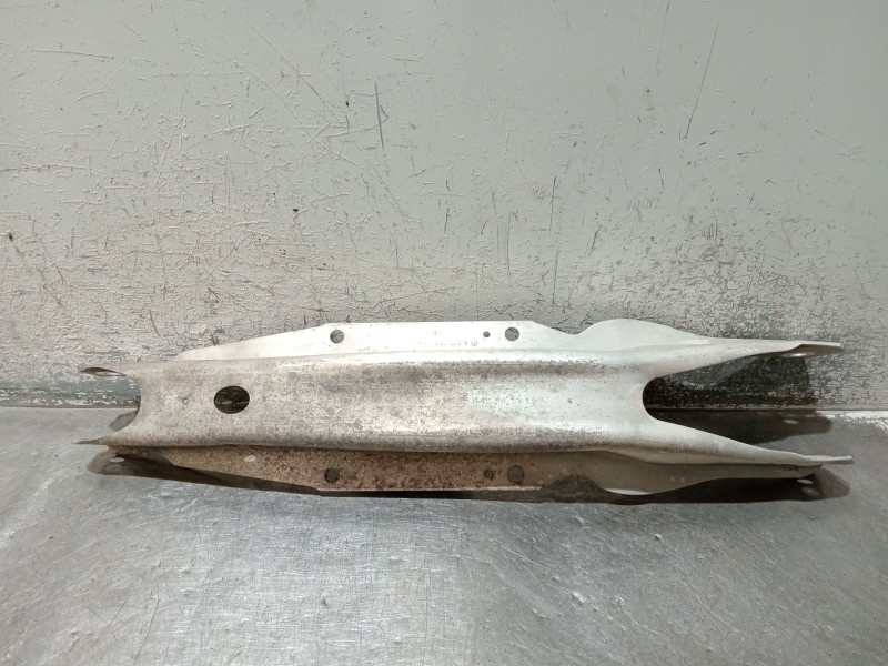 Recambio de brazo suspension inferior trasero izquierdo para infiniti q30 2.2 d referencia OEM IAM A2463520202  