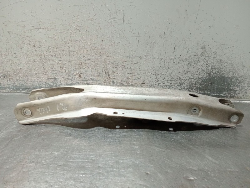 Recambio de brazo suspension inferior trasero izquierdo para infiniti q30 2.2 d referencia OEM IAM A2463520202  