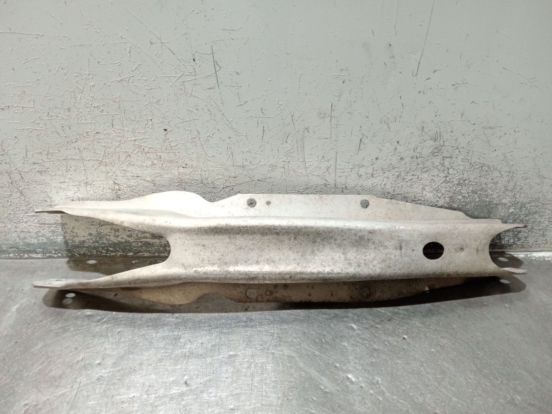 Recambio de brazo suspension inferior trasero derecho para infiniti q30 2.2 d referencia OEM IAM A2463520202  