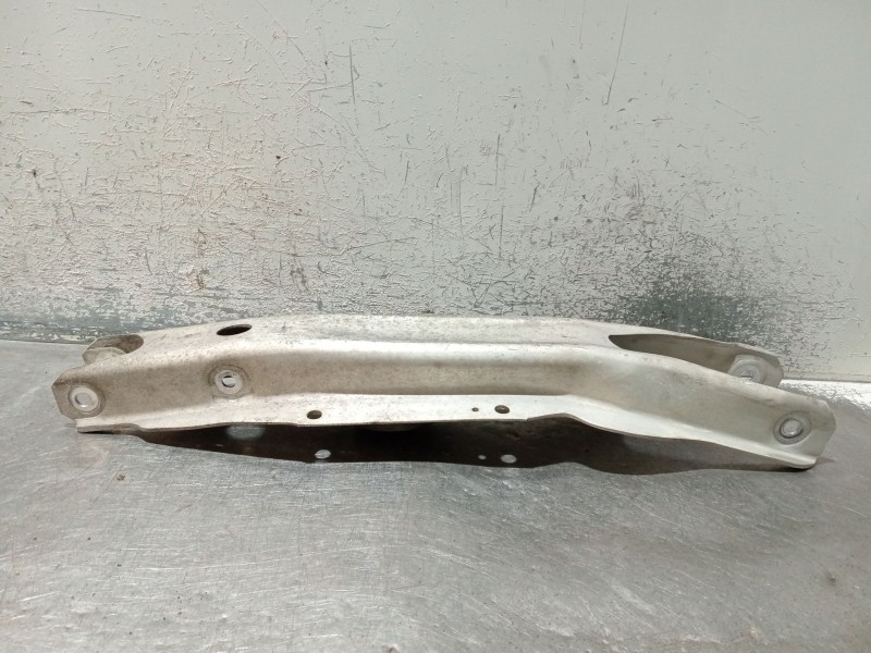 Recambio de brazo suspension inferior trasero derecho para infiniti q30 2.2 d referencia OEM IAM A2463520202  