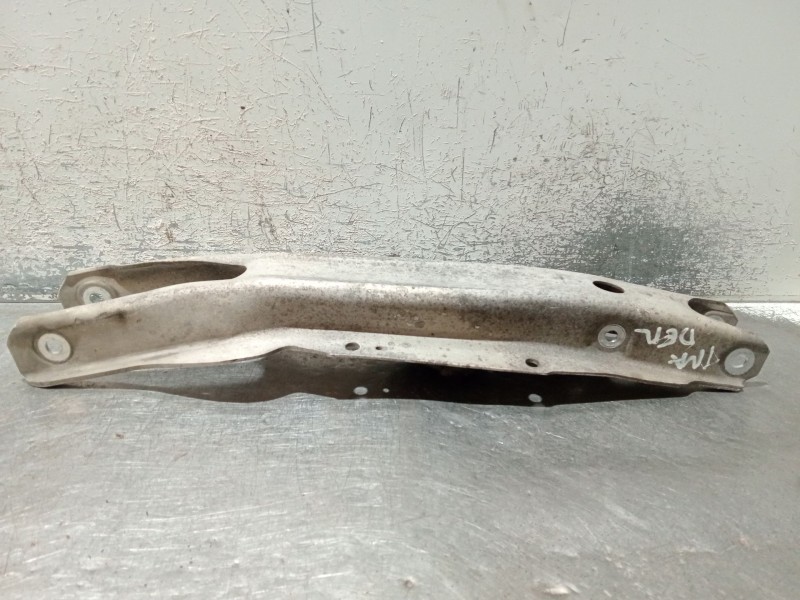 Recambio de brazo suspension inferior trasero derecho para infiniti q30 2.2 d referencia OEM IAM A2463520202  