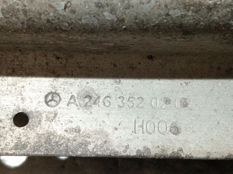 Recambio de brazo suspension inferior trasero derecho para infiniti q30 2.2 d referencia OEM IAM A2463520202  