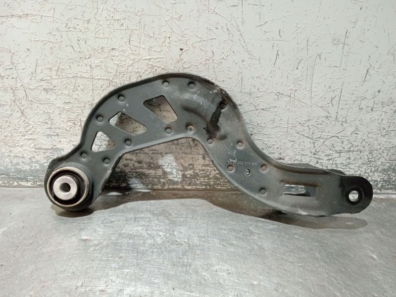 Recambio de brazo suspension superior trasero derecho para infiniti q30 2.2 d referencia OEM IAM A2463501006  