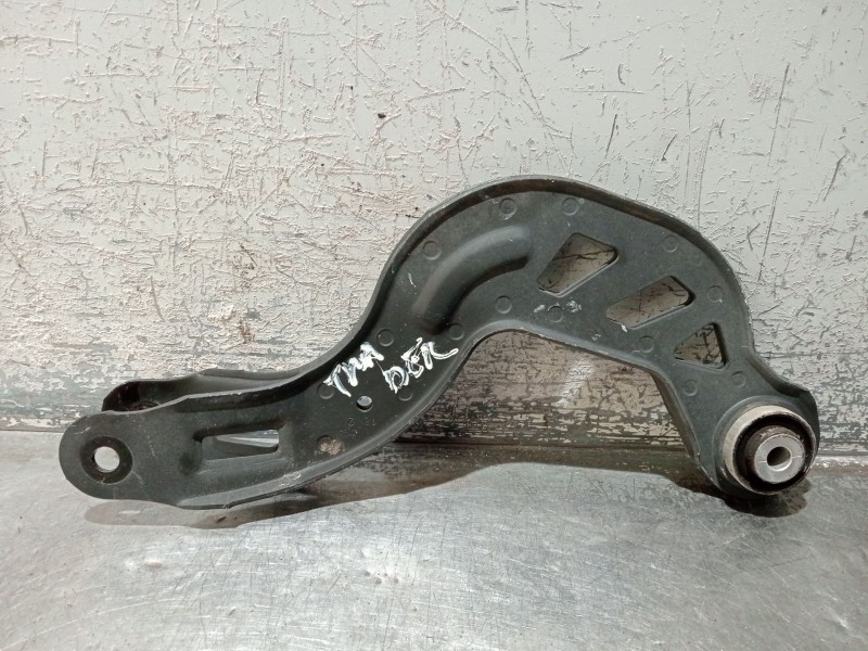 Recambio de brazo suspension superior trasero derecho para infiniti q30 2.2 d referencia OEM IAM A2463501006  