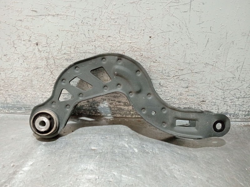Recambio de brazo suspension superior trasero izquierdo para infiniti q30 2.2 d referencia OEM IAM A2463501006  