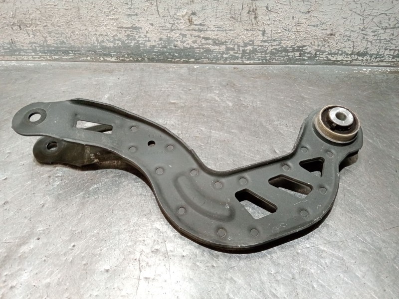 Recambio de brazo suspension superior trasero izquierdo para infiniti q30 2.2 d referencia OEM IAM A2463501006  