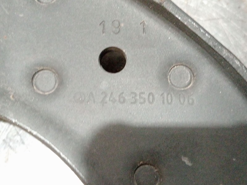 Recambio de brazo suspension superior trasero izquierdo para infiniti q30 2.2 d referencia OEM IAM A2463501006  