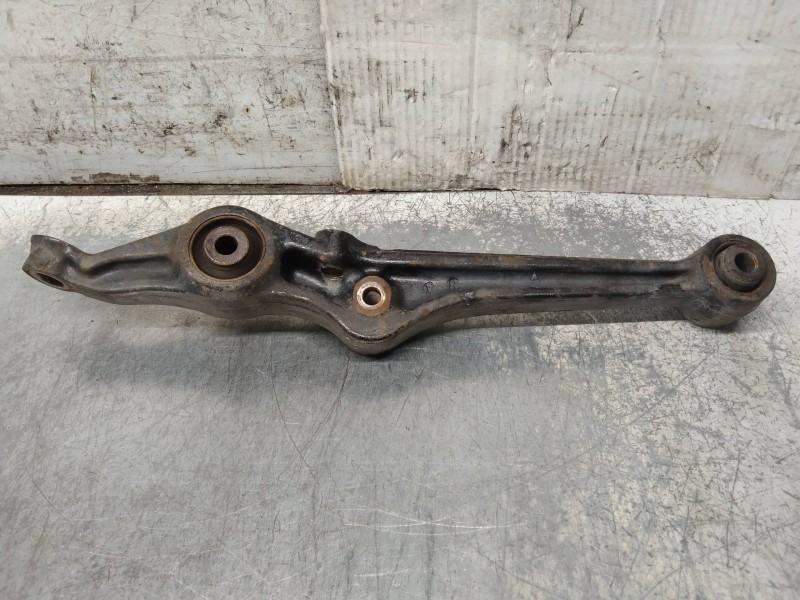 Recambio de brazo suspension inferior delantero izquierdo para honda accord coupé (cg2/4) 3.0 v6 (cg2) referencia OEM IAM   