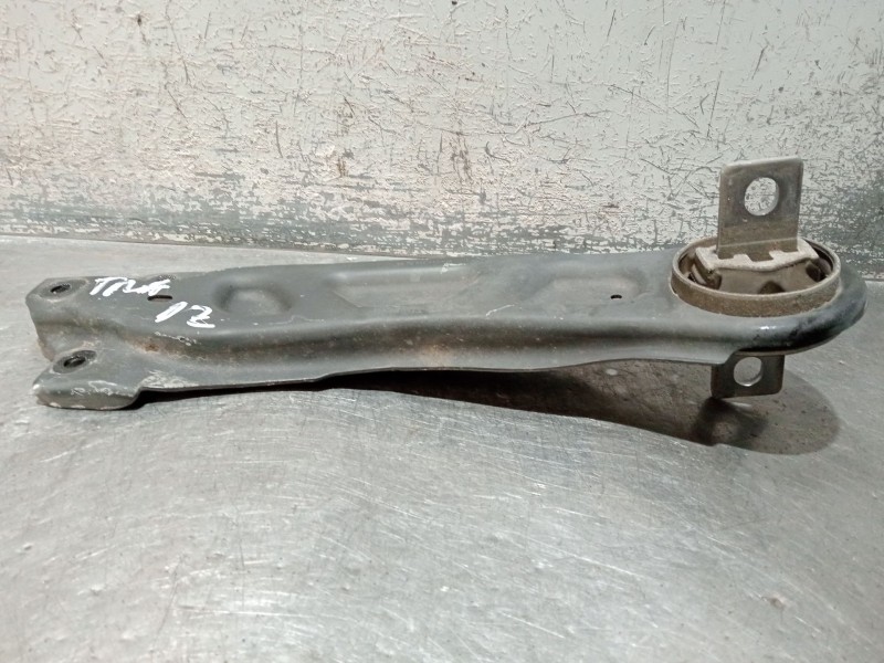 Recambio de brazo suspension inferior trasero izquierdo para infiniti q30 2.2 d referencia OEM IAM A2463500406  