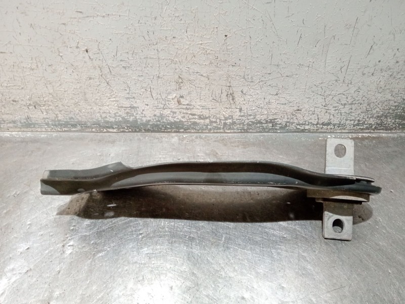 Recambio de brazo suspension inferior trasero izquierdo para infiniti q30 2.2 d referencia OEM IAM A2463500406  