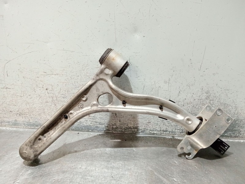 Recambio de brazo suspension inferior delantero derecho para infiniti q30 2.2 d referencia OEM IAM   