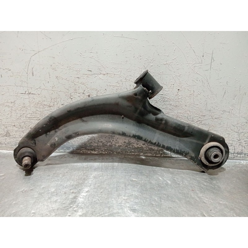 Recambio de brazo suspension inferior delantero izquierdo para renault clio iii (br0/1, cr0/1) 1.2 16v (br02, br0j, br11, cr02, 