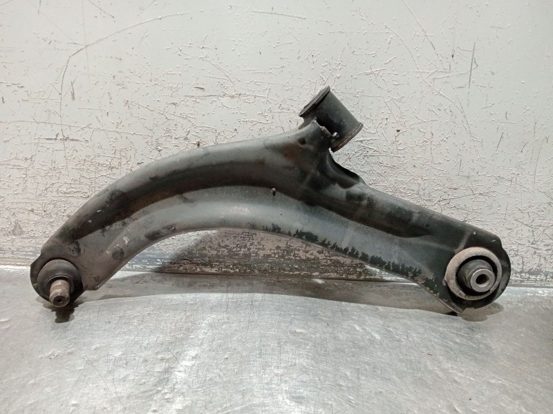 Recambio de brazo suspension inferior delantero izquierdo para renault clio iii (br0/1, cr0/1) 1.2 16v (br02, br0j, br11, cr02, 