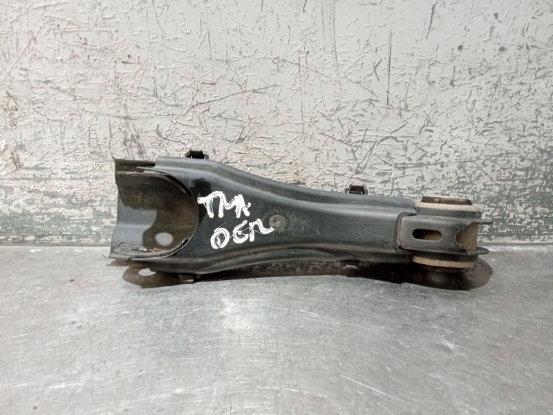 Recambio de brazo suspension inferior trasero derecho para infiniti q30 2.2 d referencia OEM IAM A2463520788  