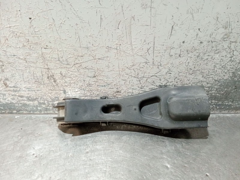 Recambio de brazo suspension inferior trasero derecho para infiniti q30 2.2 d referencia OEM IAM A2463520788  