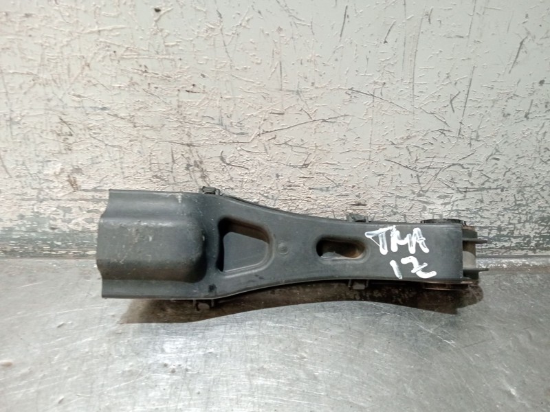 Recambio de brazo suspension inferior trasero izquierdo para infiniti q30 2.2 d referencia OEM IAM A2463520788  