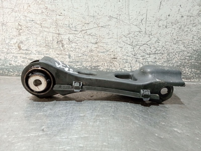 Recambio de brazo suspension inferior trasero izquierdo para infiniti q30 2.2 d referencia OEM IAM A2463520788  