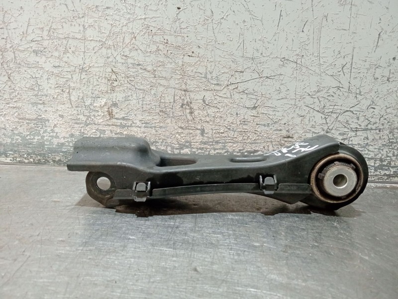 Recambio de brazo suspension inferior trasero izquierdo para infiniti q30 2.2 d referencia OEM IAM A2463520788  