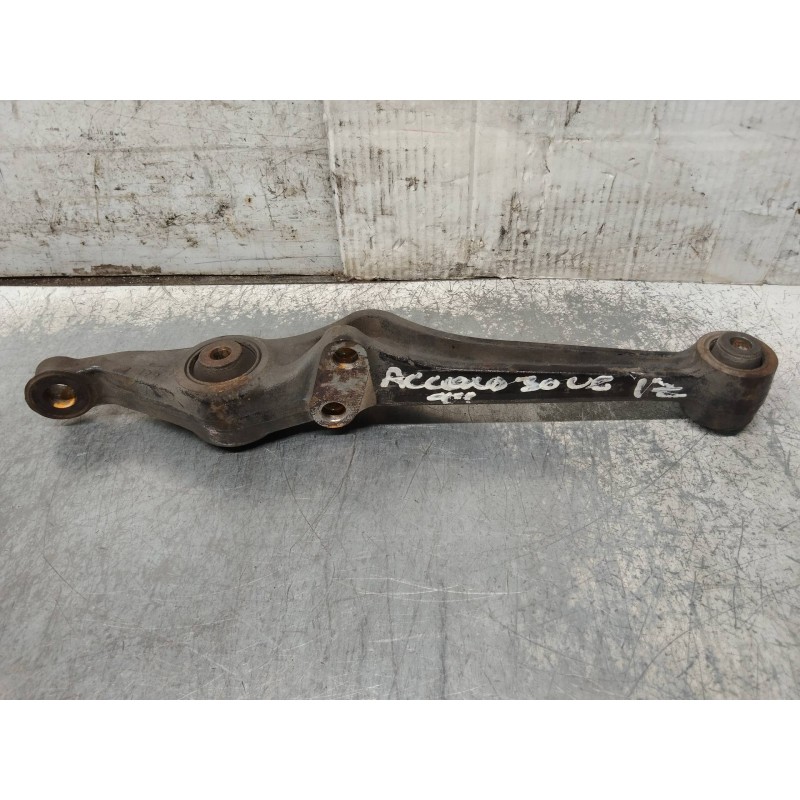 Recambio de brazo suspension inferior delantero izquierdo para honda accord coupé (cg2/4) 3.0 v6 (cg2) referencia OEM IAM   