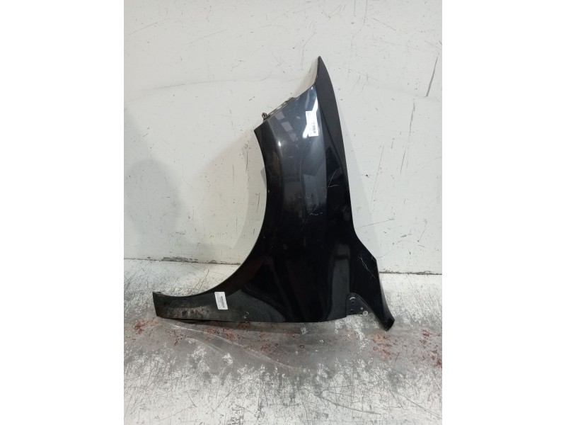 Recambio de aleta delantera izquierda para renault fluence expression referencia OEM IAM   