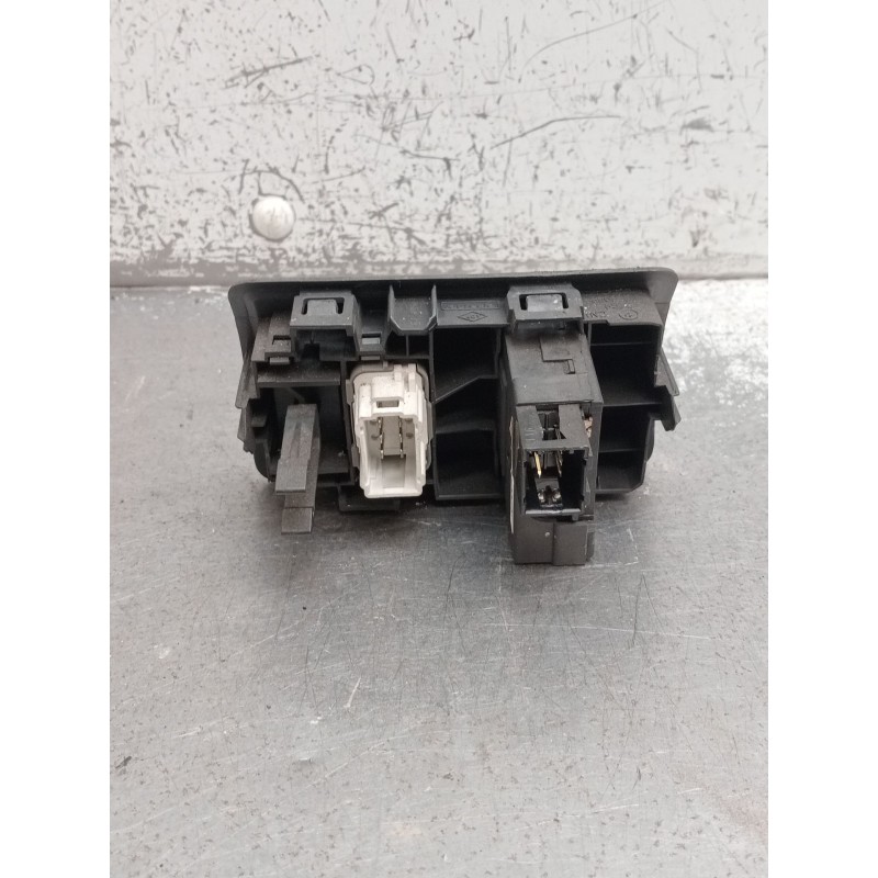 Recambio de mando multifuncion para renault clio iii (br0/1, cr0/1) 1.2 16v (br02, br0j, br11, cr02, cr0j, cr11) referencia OEM 