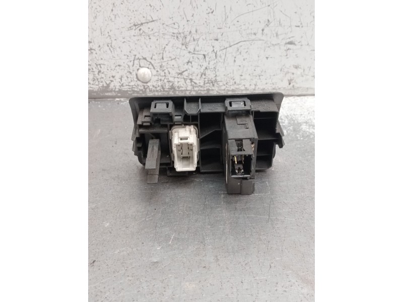 Recambio de mando multifuncion para renault clio iii (br0/1, cr0/1) 1.2 16v (br02, br0j, br11, cr02, cr0j, cr11) referencia OEM 