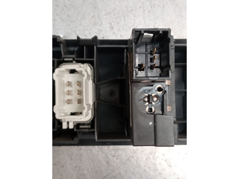 Recambio de mando multifuncion para renault clio iii (br0/1, cr0/1) 1.2 16v (br02, br0j, br11, cr02, cr0j, cr11) referencia OEM 