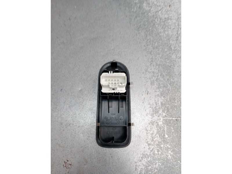 Recambio de mando elevalunas delantero izquierdo para renault clio iii (br0/1, cr0/1) 1.2 16v (br02, br0j, br11, cr02, cr0j, cr1
