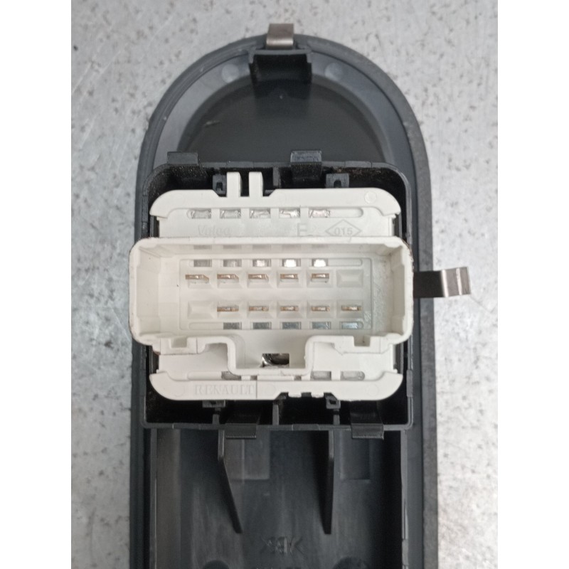 Recambio de mando elevalunas delantero izquierdo para renault clio iii (br0/1, cr0/1) 1.2 16v (br02, br0j, br11, cr02, cr0j, cr1