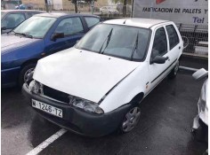ford fiesta berlina del año 1996
