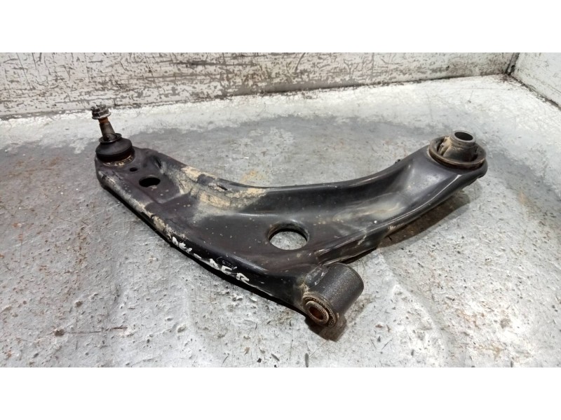 Recambio de brazo suspension inferior delantero derecho para toyota yaris 1.3 16v cat referencia OEM IAM   